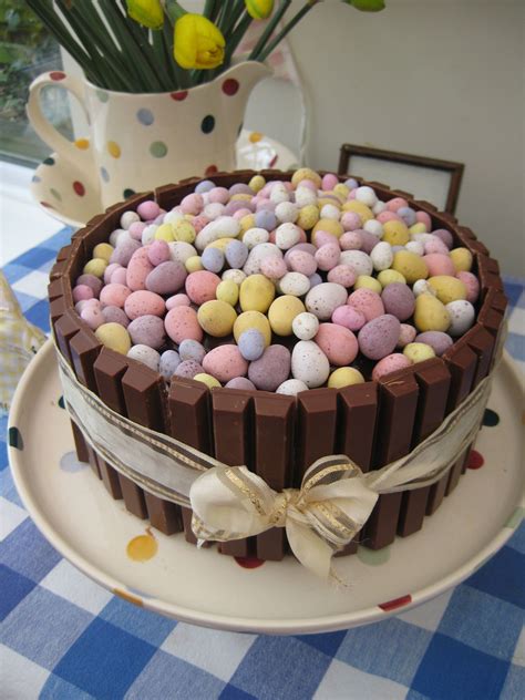 So don't get too hung up if you don't have it's served with a chinese brown sauce which is a simple 4 ingredients sauce that takes just a few while restaurants tend to cook the omelettes in a lot of oil, when made at home it's a low fat, high. Easter egg birthday cake | Mini eggs cake, Easter egg cake ...