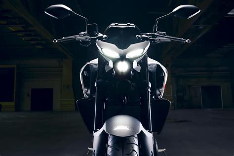 Roland mt 100 campared to the yamaha dom 30 sequencer. 2020 Yamaha MT-03 First Look: Junior Master of Torque