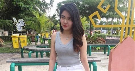 Bermain Seks Di Dalam Bis Bersama Kakak Iparku Sendiri Cerita Sex Dewasa