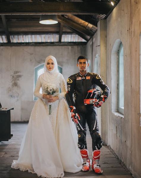 Banyak filem sudah dihasilkan namun tidak semuanya boleh ditayangkan di malaysia atas beberapa faktor, misalnya pornografi. Dari Litar Lumba Ke Gerbang Pelamin, Ini 6 Foto Pre ...