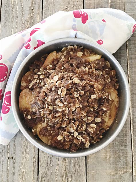This oatmeal apple crisp with cinnamon and medjool dates is a mouthwatering breakfast to start your day with. Instant Pot Apple Crisp, Vegan + Gluten-Free | Julie's ...