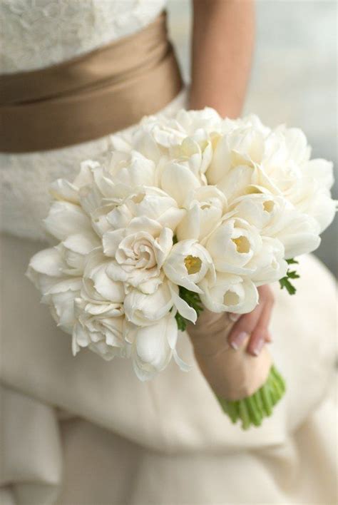 50 White Tulip Wedding Ideas For Spring Weddings Tulip Wedding