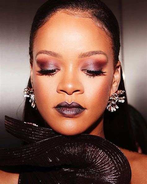 Pin By Maria On Rihanna Makeup Tutorial Video Daily Makeup Tutorial