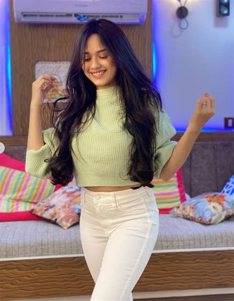 Jannat Zubair Rahmani And Her Winter Diaries Are Super Swanky Check Out Her Luxurious Lifestyle