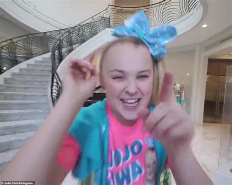 Jojo siwa is happily in a relationship with the most amazing, wonderful, perfect, most beautiful girlfriend in the whole world.. YouTuber JoJo Siwa, 16, shows off her $3.5MILLION mansion ...