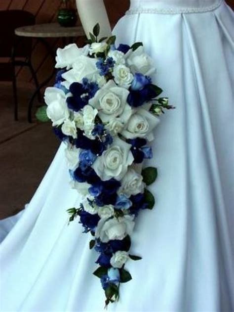 If you want blue wedding flowers for your diy wedding, find all of the wedding inspiration for blue flowers right here! De' beautiful wedding bouquet blue - wedding dress collection