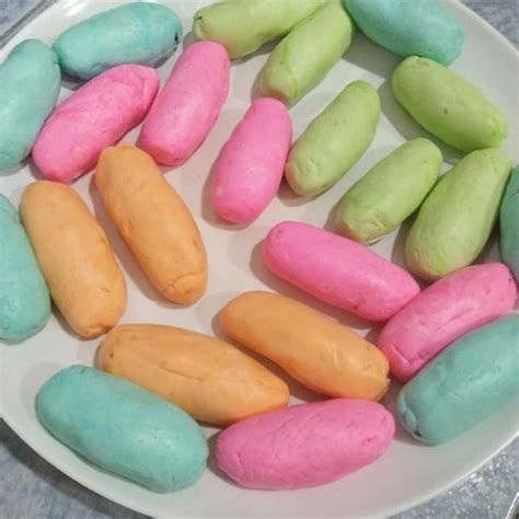 Ulatbulu ulat bulu tebal bikin gatal pernah merasa gatal karena kena ulat? Kuih Ulat Bulu Inti Kacang Merah, Sedap & Senang Sangat ...