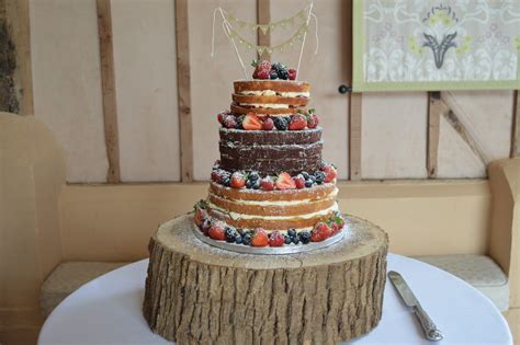 Take A Look At Our Wedding Cake And Celebration Cake Examples Nic S