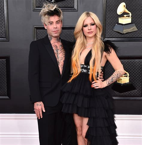 Avril Lavigne Mod Sun Are Engaged After 1 Year Of Dating Details Us Weekly