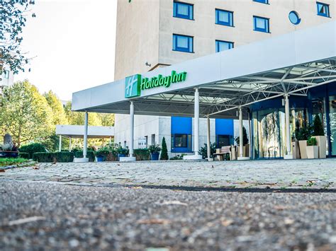 Mit 320 komfortablen und großzügigen zimmern und 17 tagungsräumen zählt das holiday inn stuttgart zu den größeren häusern in stuttgart. Holiday Inn Stuttgart Hotel by IHG