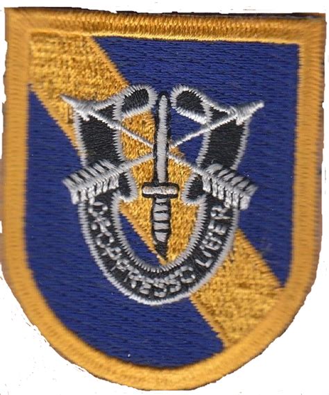 445th Special Forces Company Airborne Chemical Recon Dui Crest Beret