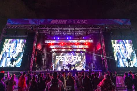 la3c asian american edm djs freya fox and bling empire s kim lee draw huge crowds