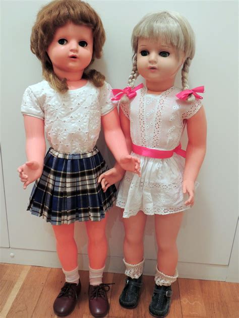 Una casa de muñecas puede llegar a ser una auténtica obra de arte en miniatura si se le dedica tiempo y entusiasmo. muñeca años 60 | Inicio