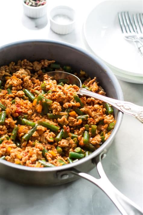 Do you abstain yourself from your favourite foods just because you have diabetes? Ground Turkey Skillet with Green Beans - Primavera Kitchen