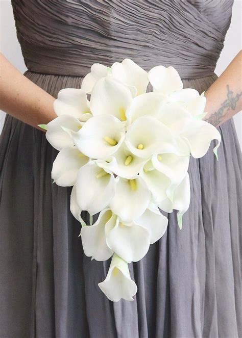 White Real Touch Calla Lily Cascading Bouquet Tall X Wide Calla