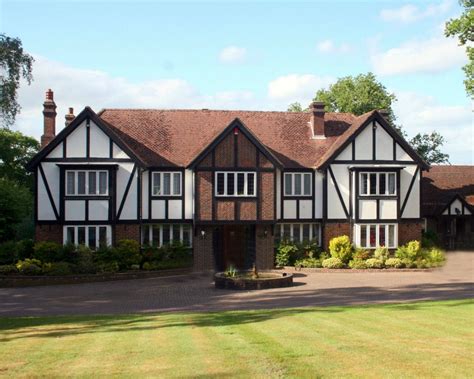 Tudor Houses 101 The History And Characteristics That Define This