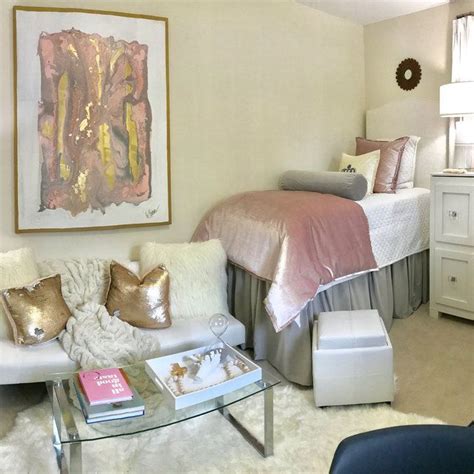 13 This Dorm Room Transformation At The University Of Mississippi Features Beautiful Pink And