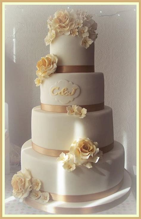 Ivory And Gold Wedding Cake Cake By Janice Baybutt Cakesdecor