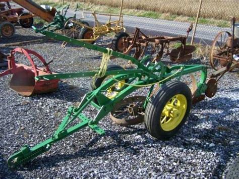 2067 John Deere Antique 2x Pull Type Plow For Tractors