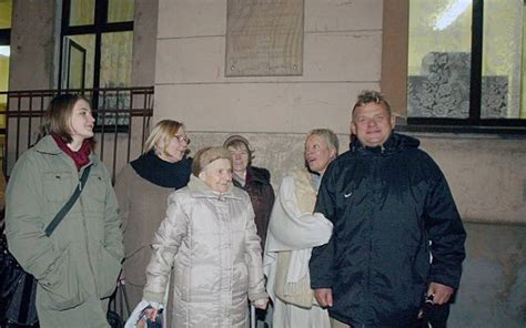 Piosenki do ani, 12 groszy, sztos, mars napada, cztery pokoje oraz żona żołnierza były swoistymi hymnami wielu pokoleń. żona kazika staszewskiego zdjęcia - Dzienniklodzki.pl