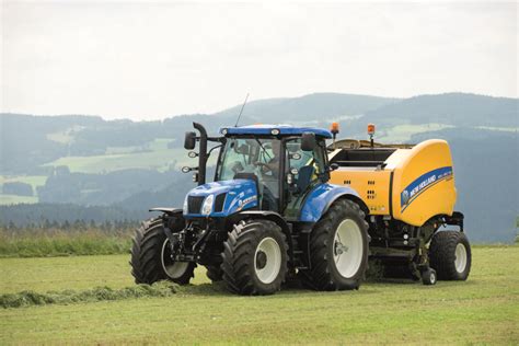 Armstrong Machinery Named New Holland Irish Dealer Of The Year