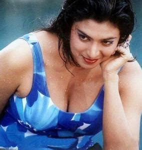 Hottest Actress Photos Unseen Kasthuri Hot Navel Cleavage Stills