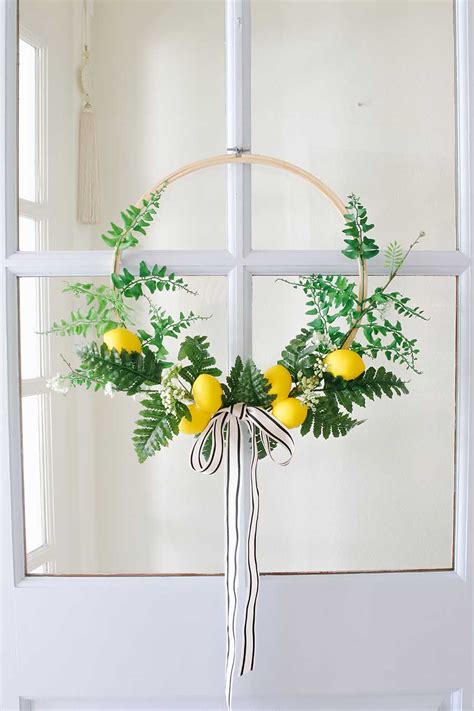 I am sharing this easy diy summer wreath tutorial with you today. DIY Summer Wreath Ideas - Modern Glam