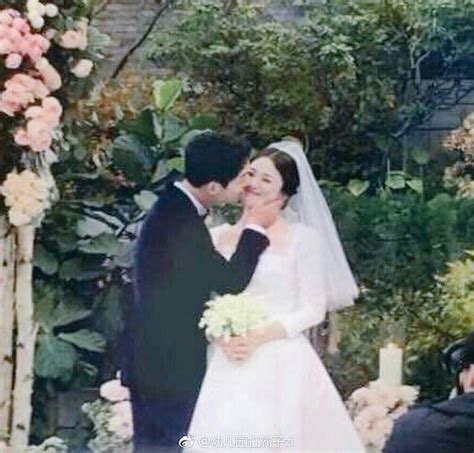 Some netizens believe that these two other people are involved. SongSong Married | Song joong ki birthday, Song joong ki ...