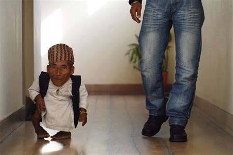 L homme le plus petit du monde est népalais