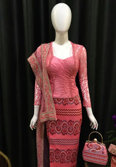 Pin By Hnin On Myanmardress In 2020 Myanmar Traditional Dress