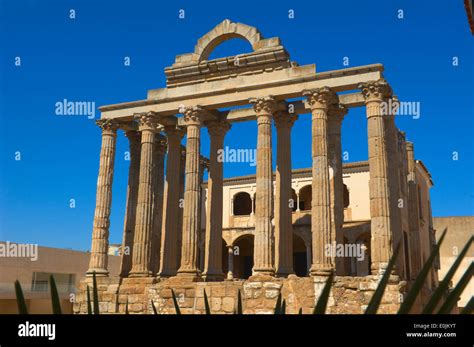 Ruinas Del Templo De Diana En La Antigua Ciudad Romana Emerita Augusta