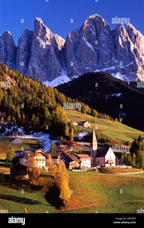 St Magdalena Und Den Dolomiten Val Di Funes Alto Adige Trentino