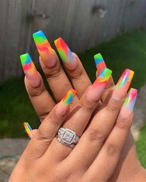 Tie Dye Nails Is The Coolest Manicure Trends You Should Try Soon