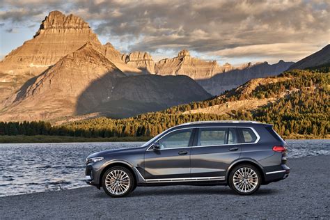 But you know what they say, there can only be one winner. Photo Comparison: BMW X7 vs Mercedes-Benz GLS-Class