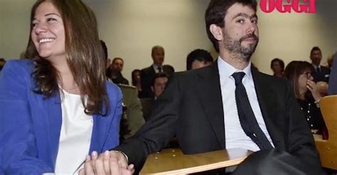 Andrea agnelli'nin eski eşinden olan kızının da bulunduğu tatilde, çift deniz sefası yaptı. Andrea Agnelli mano nella mano con Deniz Akalin: fa pace ...