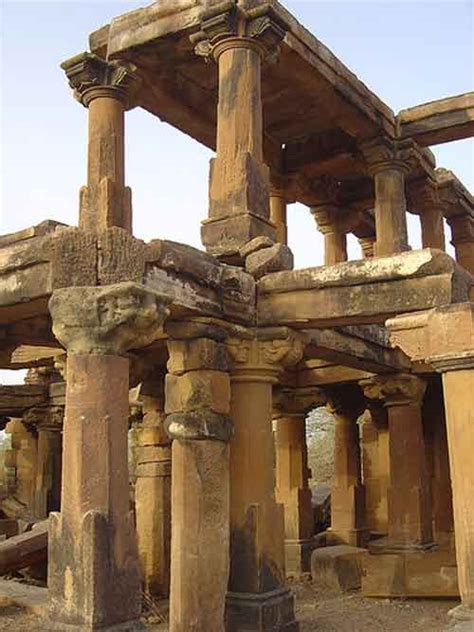 Rustic, beautiful and charming, dholavira is a popular weekend gateways in gujarat for people seeking peace and thrill. dholavira-ruins- | Dholavira Ruins | Archeology in Gujarat