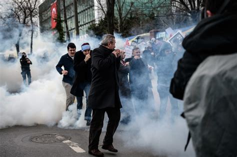 Turkey Police Use Plastic Bullets Tear Gas On Protest Over Media