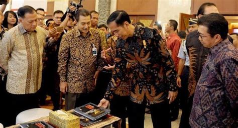 What Do You Think About Batik Indonesian Traditional Clothes Quora