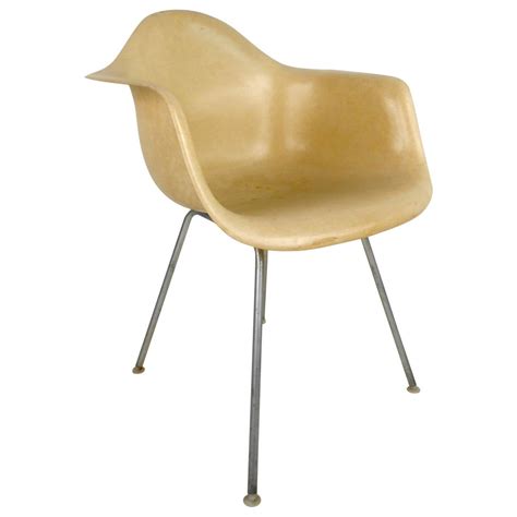 Mid Century Modern Fiberglass Shell Chair By Eames For Herman Miller At