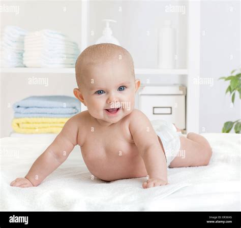 Toddler Girl In Diaper Hi Res Stock Photography And Images Alamy