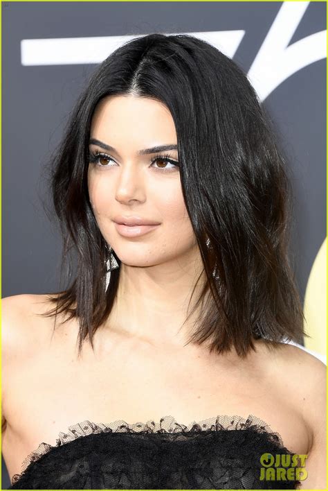 kendall jenner shows off some leg at golden globes 2018 photo 4009458 kendall jenner pictures