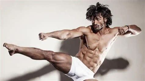 vidyut jammwal donates to stuntmen association asks other actors to come forward too ‘they had