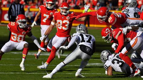 Kc Chiefs Snap Counts Vs Raiders In Week 14 Nfl Game Kansas City Star