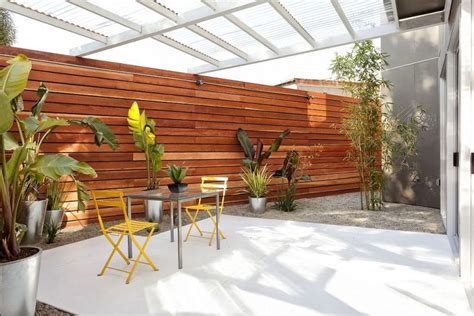 20 Privacy Wall Ideas For Patios To Create A Getaway In Your Own Home