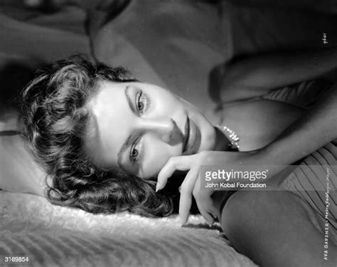 Ava Gardner 1940s Photos And Premium High Res Pictures Getty Images