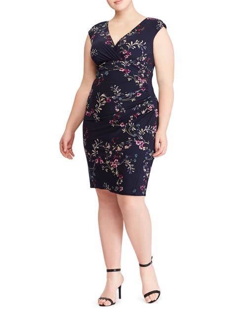 Best Dresses For Plus Size Apple Shapes