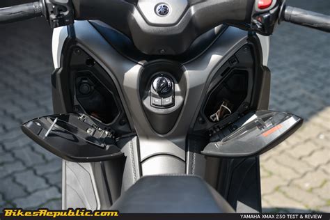 The yamaha xmax 250 is the biggest scooter officially sold by hong leong yamaha. 2018 Yamaha XMAX 250 Test & Review - BikesRepublic