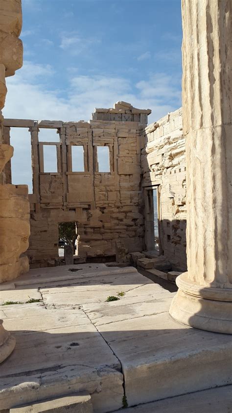 Kodėl Verta Aplankyti Atėnus Vietos Kurias Būtina Pamatyti Delfi