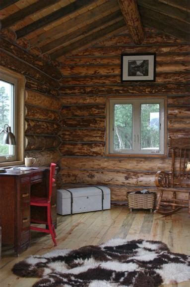 Tiny Log Cabin By Jalopy Cabins Log Cabin Modern Tiny Log Cabins Log