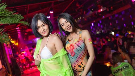 The Best Full Moon Party In Thailand Is At The Pimp